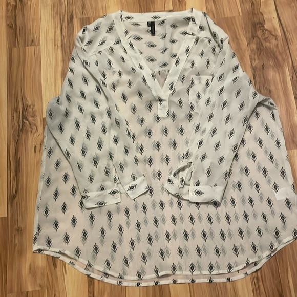 Maurices Tops - Maurice’s blouse in a size XXL in women